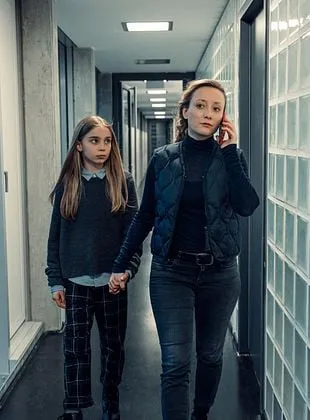 Meurtres en eaux troubles : La méduse