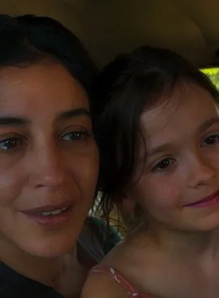 Changer l’eau des fleurs