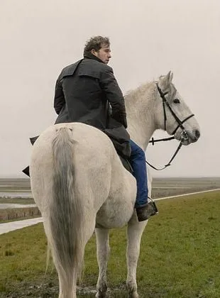L'homme au cheval blanc